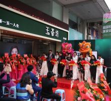 高清圖片記錄下的文藝演出 藝術(shù)與光影的完美融合